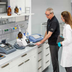 EMPRESA FABRICANTE DE EQUIPOS PARA LABORATORIO Y OTROS EN MEDELLIN